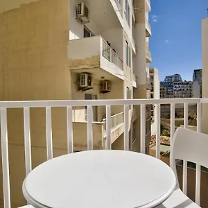 Apartament 2-bedroom And Penthouse With Jacuzzi, Sliema
