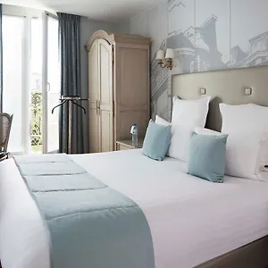 Plaza Elysees Hotel Paris